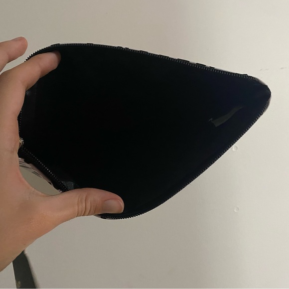 Disney Cruella Cosmetic Bag - Picture 4 of 5